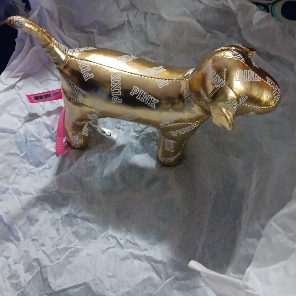 Gold logo VS puppies 🐶